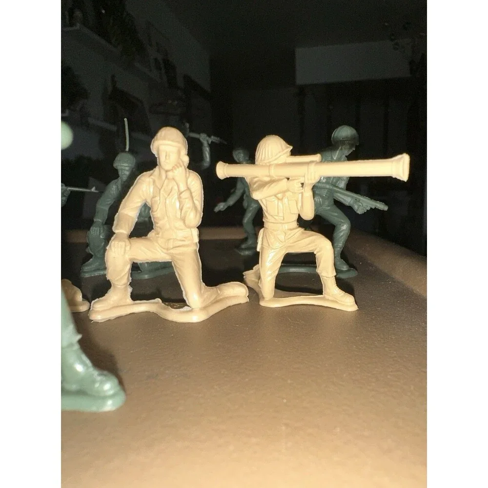 Lot of 13 Vintage 2” Plastic Army Men Soldiers Green Tan Bazooka Rocket Poses